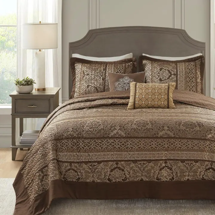 Jacquard Damask King Quilt Bedding Set — 5-Piece Bedspread