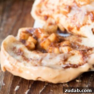 Spiced Apple Pull Apart Bread with Sweet Maple Glaze 4 Apple pie pull apart bread with cinnamon roll filling, glazed apples and maple glaze!! ohsweetbasil.com